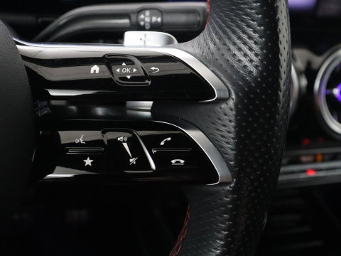 Mercedes-Benz EQA 250+ AMG Line 71 kWh SOH 98,5% | Trekhaak | LED | Stoelverwarming | Apple Carplay | Pano.Dak | Camera |