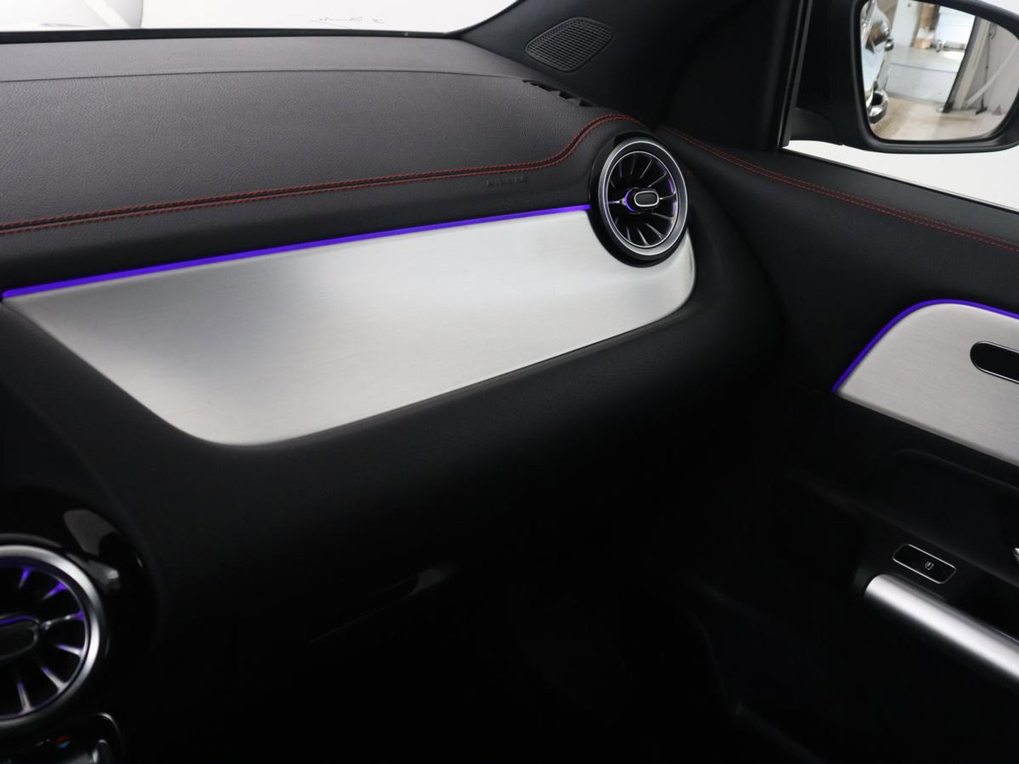 Mercedes-Benz EQA 250+ AMG Line 71 kWh SOH 98,5% | Trekhaak | LED | Stoelverwarming | Apple Carplay | Pano.Dak | Camera |