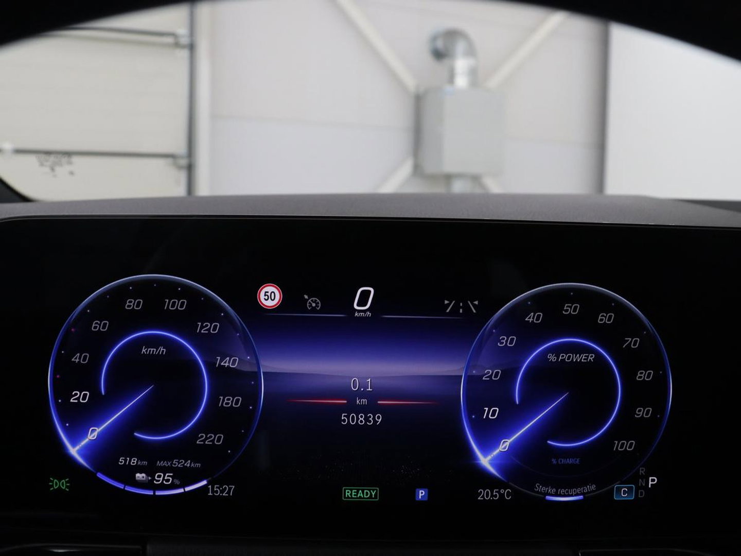Mercedes-Benz EQA 250+ AMG Line 71 kWh SOH 98,5% | Trekhaak | LED | Stoelverwarming | Apple Carplay | Pano.Dak | Camera |