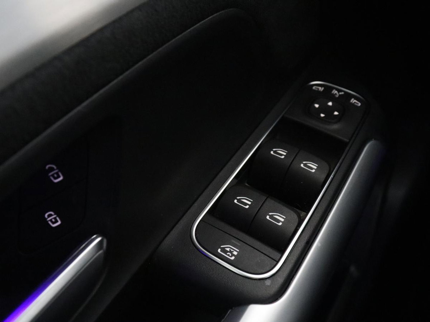 Mercedes-Benz EQA 250+ AMG Line 71 kWh SOH 98,5% | Trekhaak | LED | Stoelverwarming | Apple Carplay | Pano.Dak | Camera |