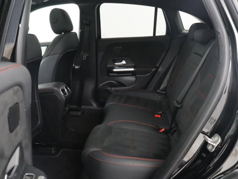 Mercedes-Benz EQA 250+ AMG Line 71 kWh SOH 98,5% | Trekhaak | LED | Stoelverwarming | Apple Carplay | Pano.Dak | Camera |