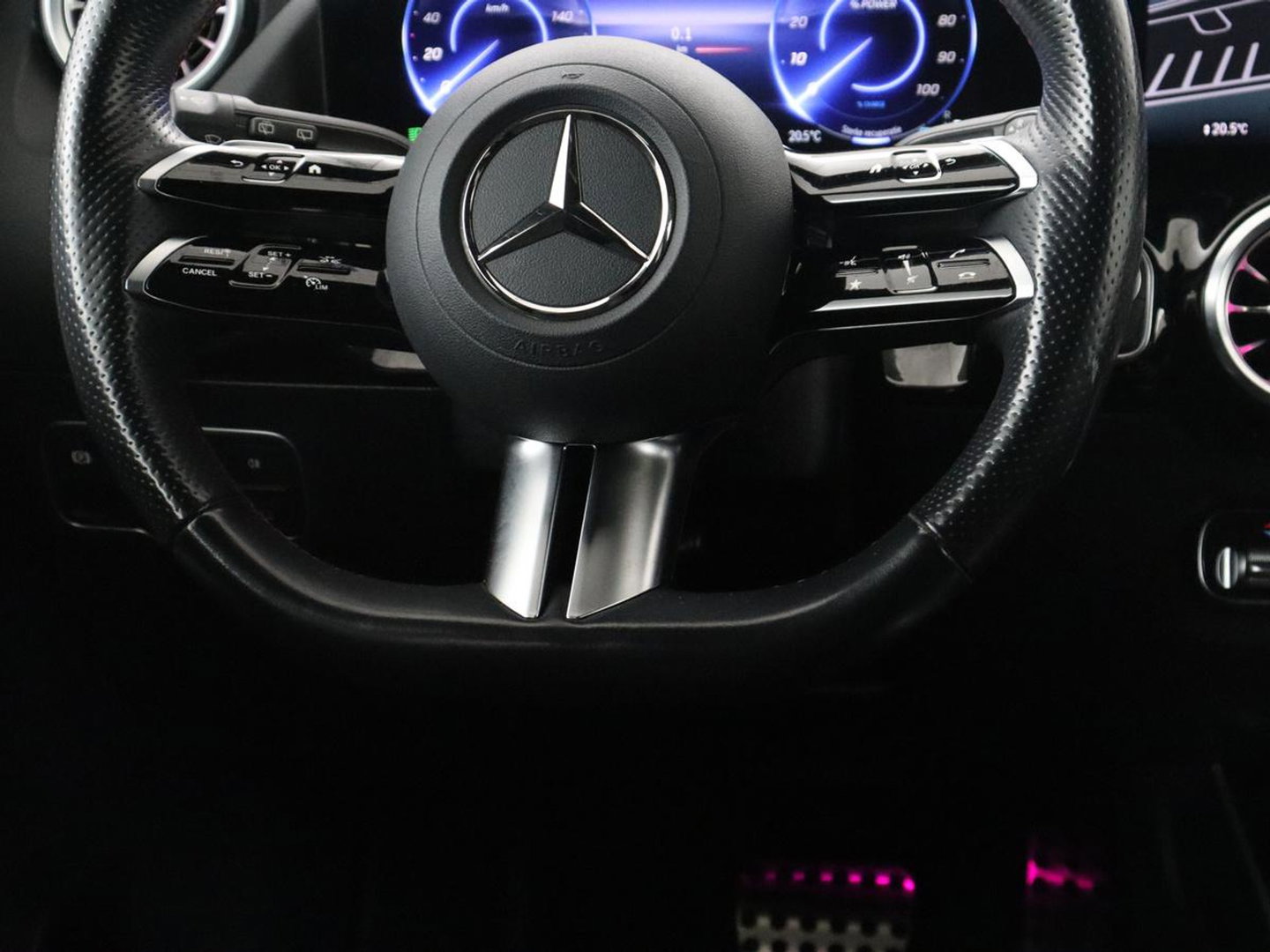 Mercedes-Benz EQA 250+ AMG Line 71 kWh SOH 98,5% | Trekhaak | LED | Stoelverwarming | Apple Carplay | Pano.Dak | Camera |