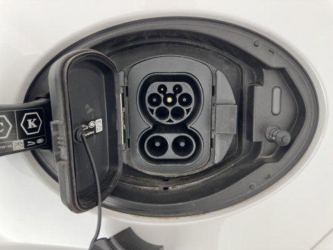 Jaguar E-Pace 1.5 P300e AWD R-Dynamic HSE (Plug-in) {SoH-99%} (INCL.BTW) *LEATHER | FULL-LED | MEMORY-PACK | MERIDIAN-SOUND | BLIND-SPOT | CAMERA | NAVI-FULLMAP | HEATED-SPORTSEATS | DAB+ | KEYLESS | ECC | PDC | CRUISE | 20''ALU*