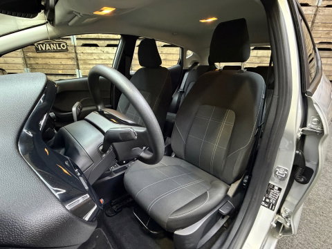 Ford Fiesta 1.0 EcoBoost Titanium Navigatie, Cruise control, 4 seizoenen banden