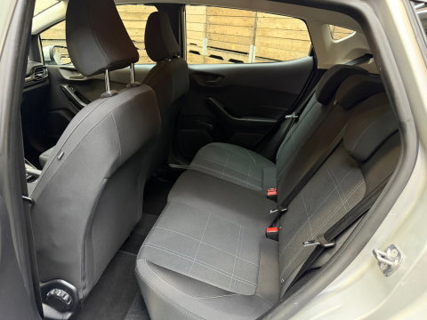 Ford Fiesta 1.0 EcoBoost Titanium Navigatie, Cruise control, 4 seizoenen banden