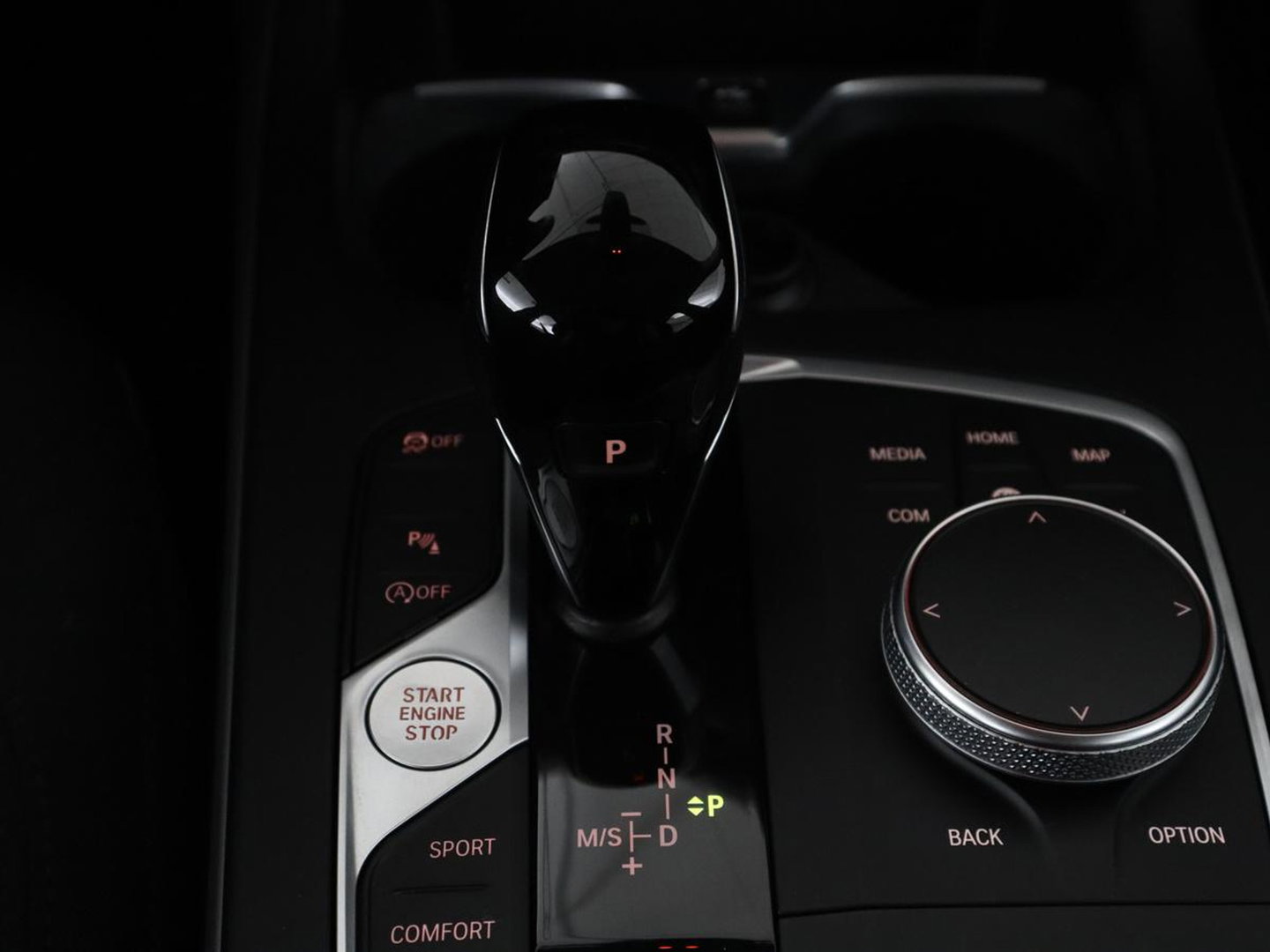 BMW 1-serie 118i | Apple Carplay | LED | Navigatie | Automaat |