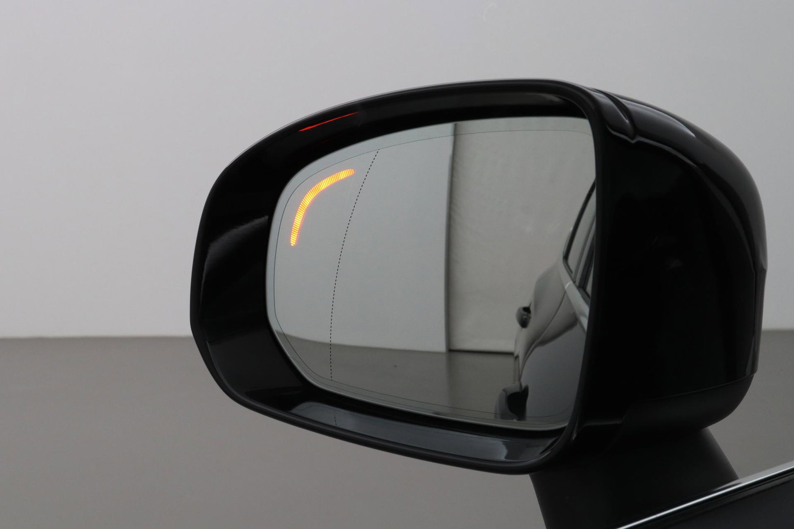 Volvo XC60 T8 Plus Bright | Long Range | Harman/Kardon | Trekhaak | Panoramdak | BLIS | Camera | ACC | Standkachel | 20 Inch