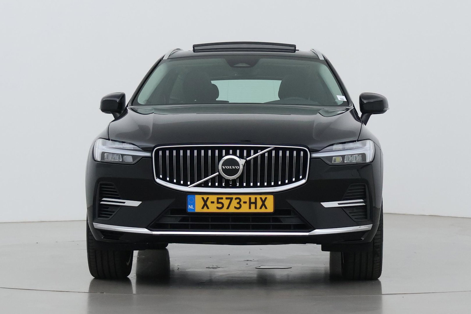Volvo XC60 T8 Plus Bright | Long Range | Harman/Kardon | Trekhaak | Panoramdak | BLIS | Camera | ACC | Standkachel | 20 Inch