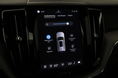 Volvo XC60 T8 Plus Bright | Long Range | Harman/Kardon | Trekhaak | Panoramdak | BLIS | Camera | ACC | Standkachel | 20 Inch