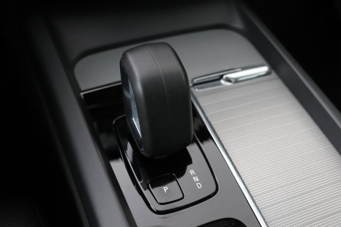 Volvo XC60 T8 Plus Bright | Long Range | Harman/Kardon | Trekhaak | Panoramdak | BLIS | Camera | ACC | Standkachel | 20 Inch