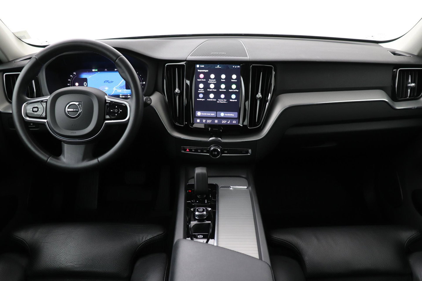 Volvo XC60 T8 Plus Bright | Long Range | Harman/Kardon | Trekhaak | Panoramdak | BLIS | Camera | ACC | Standkachel | 20 Inch