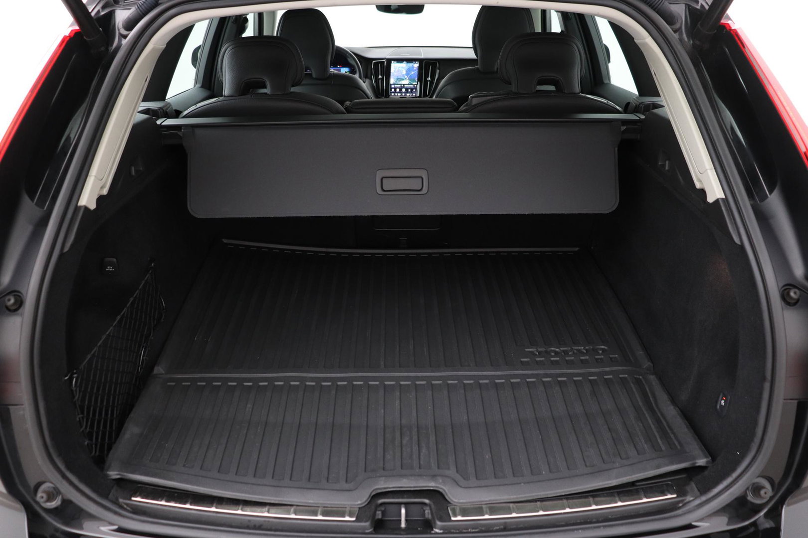 Volvo XC60 T8 Plus Bright | Long Range | Harman/Kardon | Trekhaak | Panoramdak | BLIS | Camera | ACC | Standkachel | 20 Inch