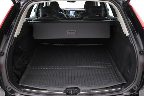 Volvo XC60 T8 Plus Bright | Long Range | Harman/Kardon | Trekhaak | Panoramdak | BLIS | Camera | ACC | Standkachel | 20 Inch