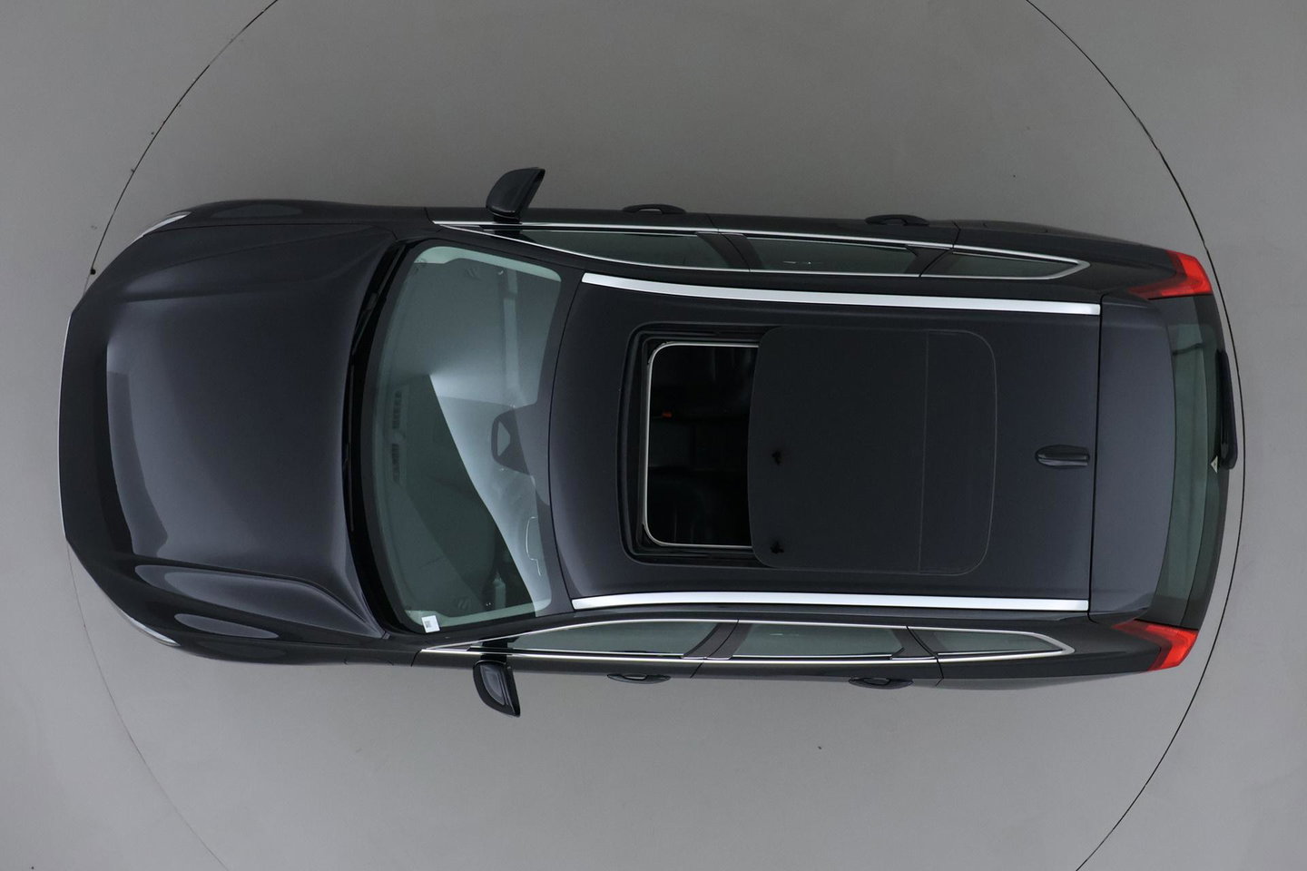 Volvo XC60 T8 Plus Bright | Long Range | Harman/Kardon | Trekhaak | Panoramdak | BLIS | Camera | ACC | Standkachel | 20 Inch