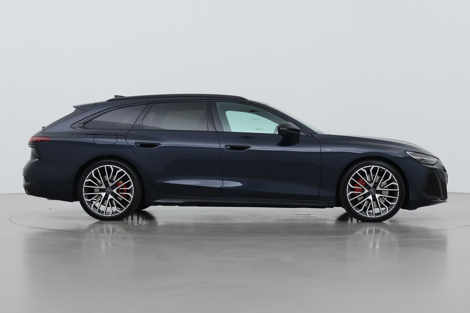 Audi A6 S edition Competition Quattro | Passenger Display | B&O | Panoramadak | 360° Camera | Massage+Ventilatie | Trekhaak | 21 Inch