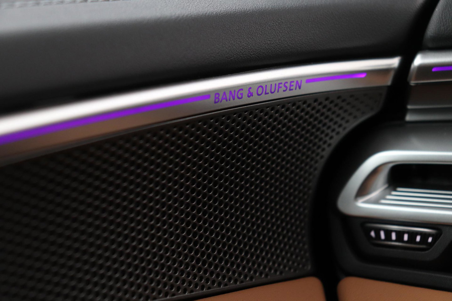 Audi A6 S edition Competition Quattro | Passenger Display | B&O | Panoramadak | 360° Camera | Massage+Ventilatie | Trekhaak | 21 Inch