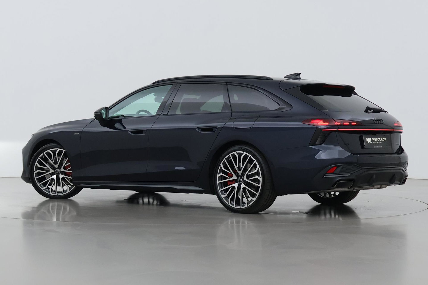 Audi A6 S edition Competition Quattro | Passenger Display | B&O | Panoramadak | 360° Camera | Massage+Ventilatie | Trekhaak | 21 Inch