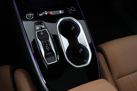 Audi A6 S edition Competition Quattro | Passenger Display | B&O | Panoramadak | 360° Camera | Massage+Ventilatie | Trekhaak | 21 Inch