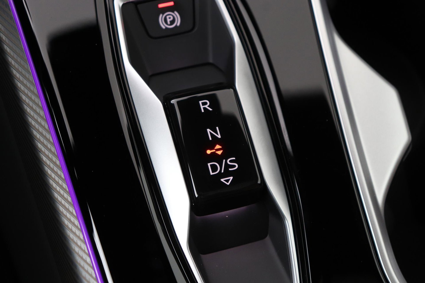 Audi A6 S edition Competition Quattro | Passenger Display | B&O | Panoramadak | 360° Camera | Massage+Ventilatie | Trekhaak | 21 Inch