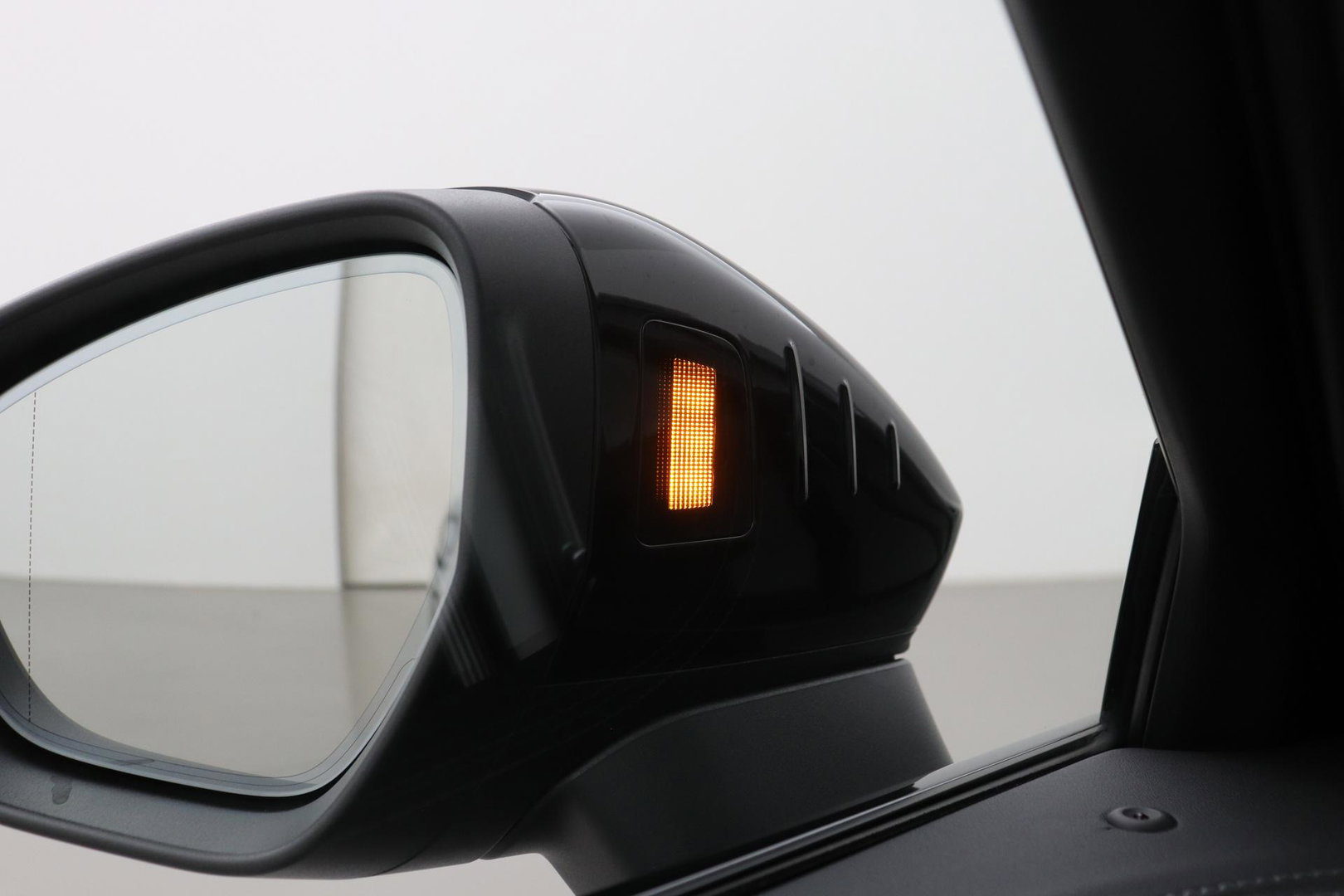 Audi A6 S edition Competition Quattro | Passenger Display | B&O | Panoramadak | 360° Camera | Massage+Ventilatie | Trekhaak | 21 Inch