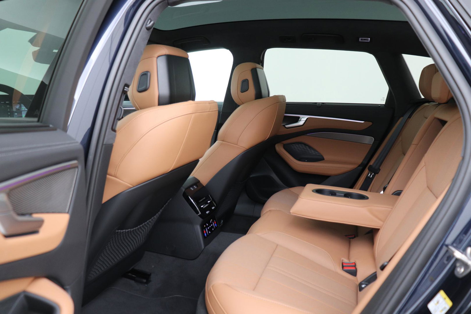 Audi A6 S edition Competition Quattro | Passenger Display | B&O | Panoramadak | 360° Camera | Massage+Ventilatie | Trekhaak | 21 Inch