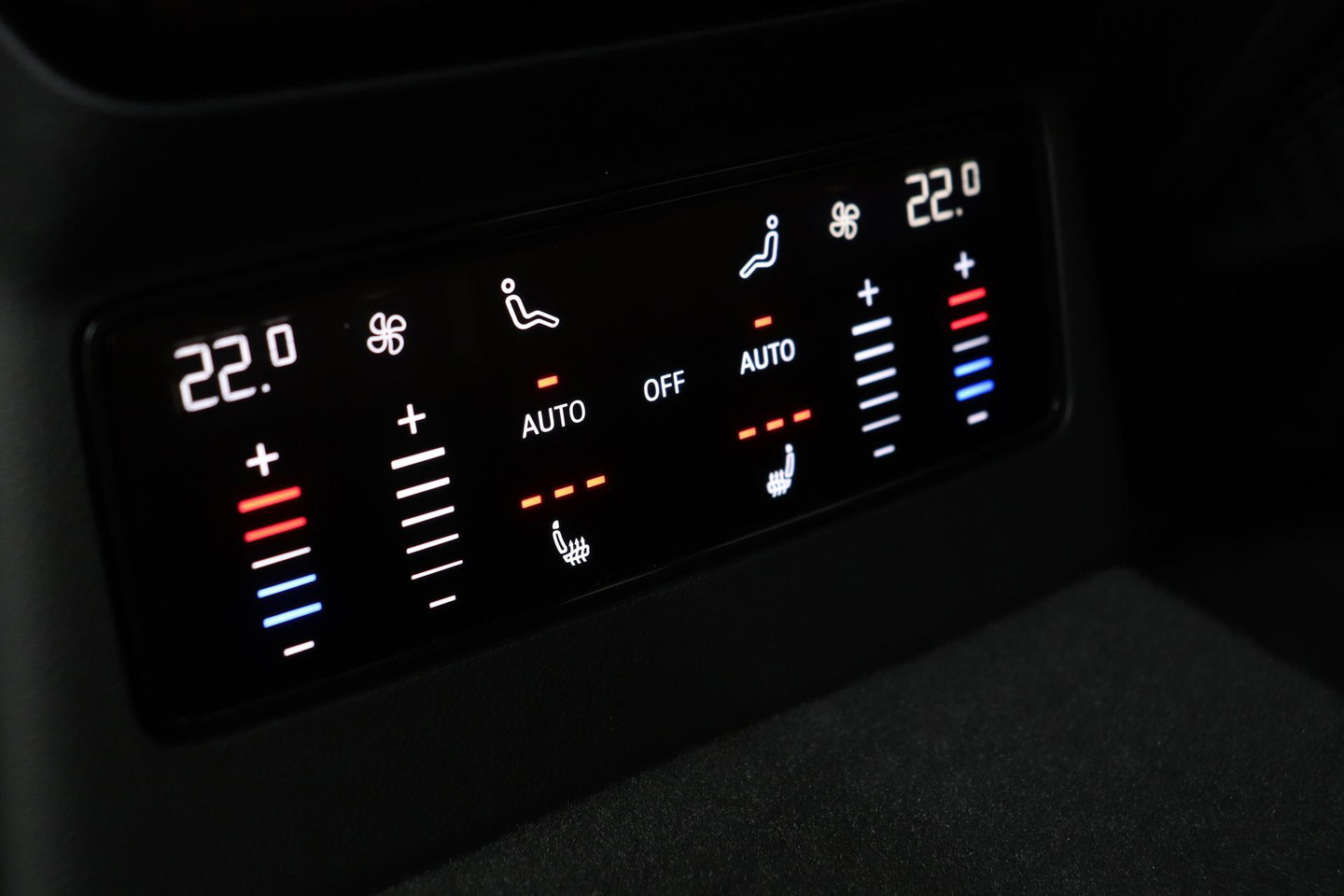 Audi A6 S edition Competition Quattro | Passenger Display | B&O | Panoramadak | 360° Camera | Massage+Ventilatie | Trekhaak | 21 Inch