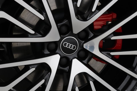 Audi A6 S edition Competition Quattro | Passenger Display | B&O | Panoramadak | 360° Camera | Massage+Ventilatie | Trekhaak | 21 Inch