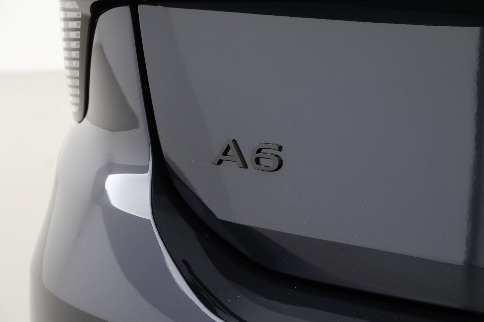 Audi A6 S edition Competition Quattro | Passenger Display | B&O | Panoramadak | 360° Camera | Massage+Ventilatie | Trekhaak | 21 Inch