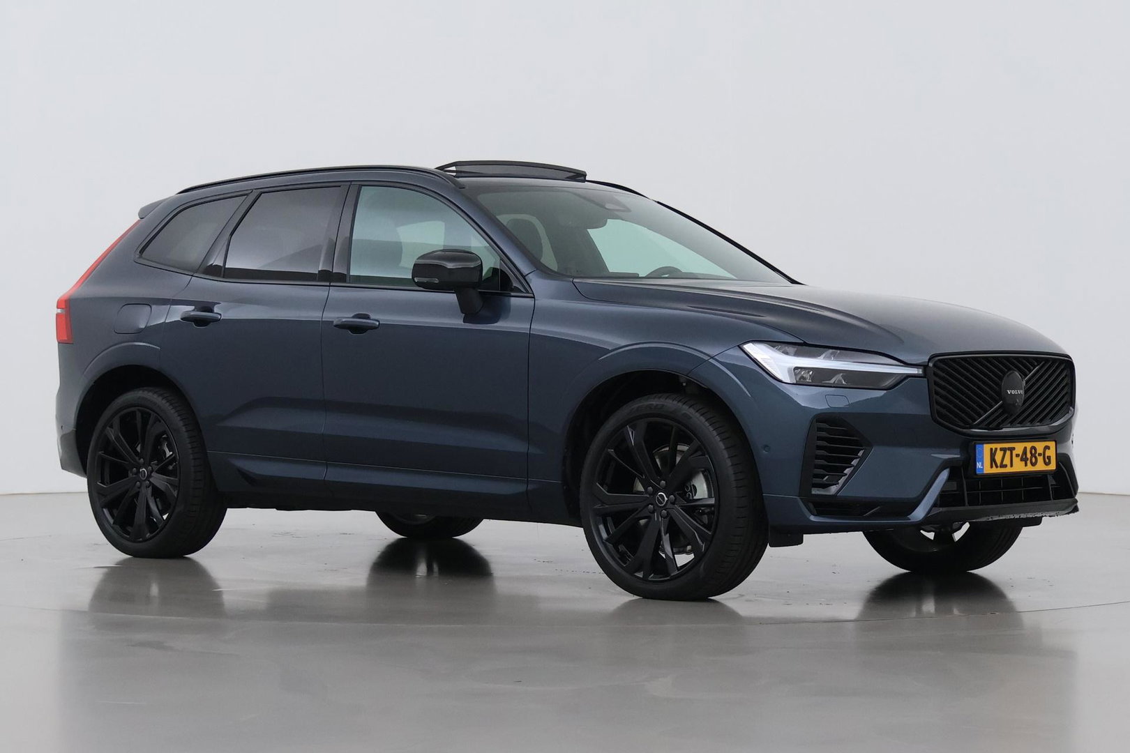 Volvo XC60 T6 Plus Black Edition | Harman/Kardon | Panoramadak | Pilot Assist | 21 Inch