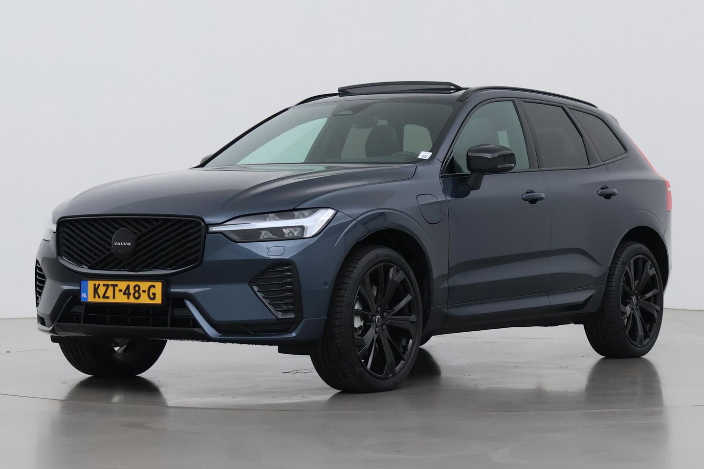 Volvo XC60 T6 Plus Black Edition | Harman/Kardon | Panoramadak | Pilot Assist | 21 Inch