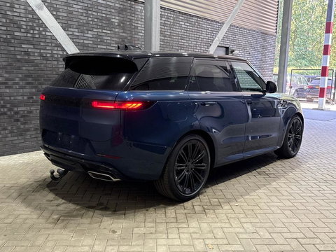 Land Rover Range Rover Sport P460e Dynamic HSE | SV Petrolix Blue | 23 Inch | Meridian Surround | ClearSight | Koelbox | Panoramadak | Trekhaak