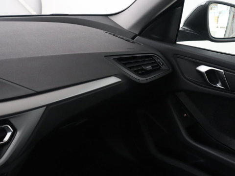 BMW 2 Serie Gran Coupé 218i | Apple Carplay | LED | Navigatie | Parkeerhulp |
