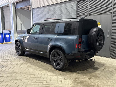 Land Rover Defender 110 P300e X-Dynamic SE | FACELIFT | Luchtvering | ClearSight | Black Pack | Panoramadak | Trekhaak | 360° Camera | Koelbox | ACC