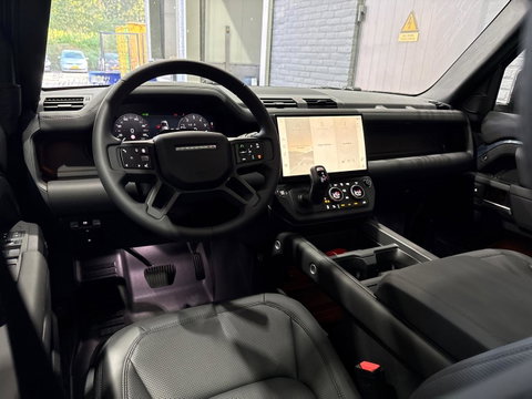 Land Rover Defender 110 P300e X-Dynamic SE | FACELIFT | Luchtvering | ClearSight | Black Pack | Panoramadak | Trekhaak | 360° Camera | Koelbox | ACC