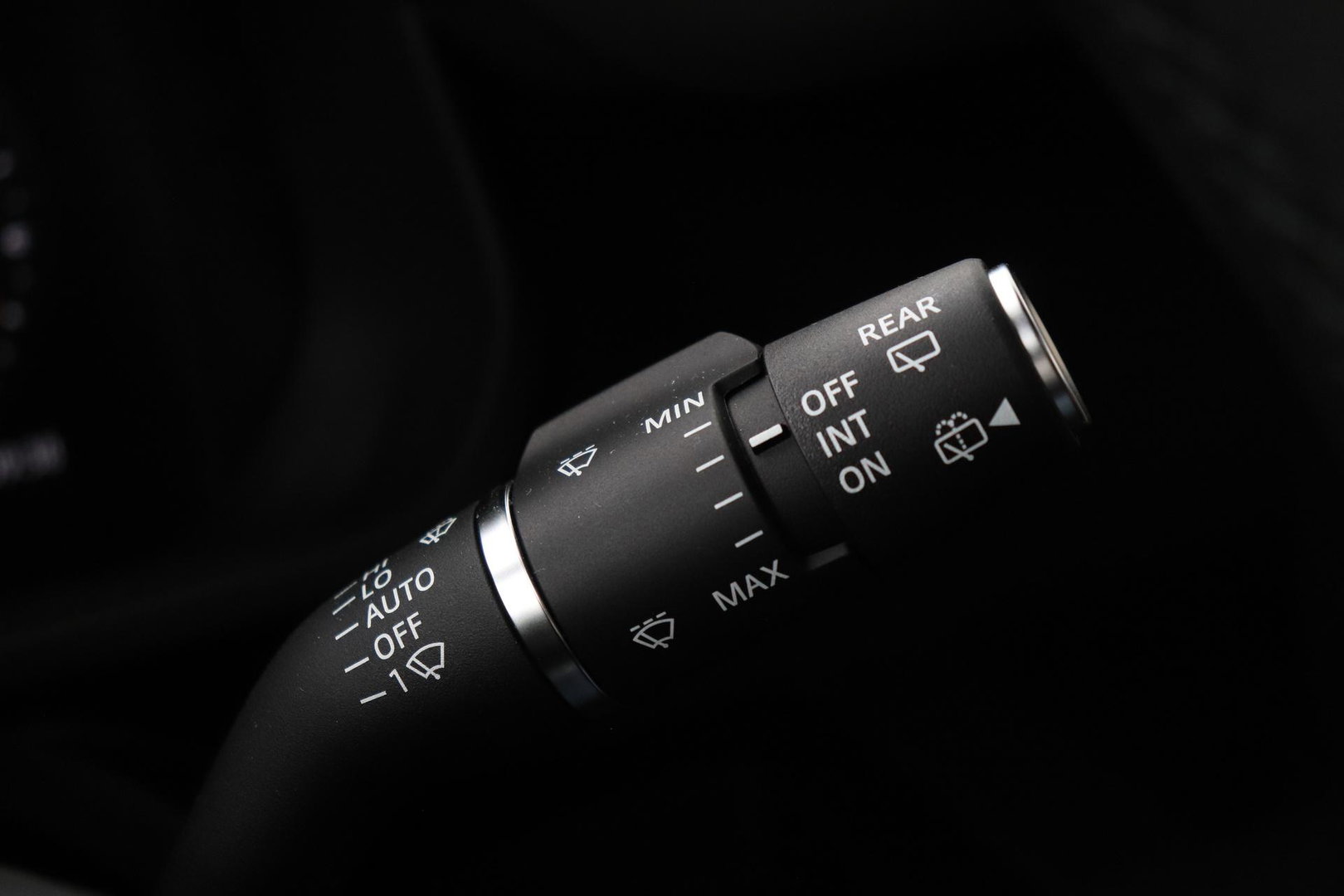 Land Rover Defender 110 P300e X-Dynamic HSE | HERITAGE Edition | Black Pack | ClearSight | Koelbox | Trekhaak | 360° Camera