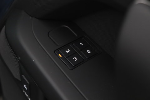 Land Rover Defender 110 P300e X-Dynamic HSE | HERITAGE Edition | Black Pack | ClearSight | Koelbox | Trekhaak | 360° Camera