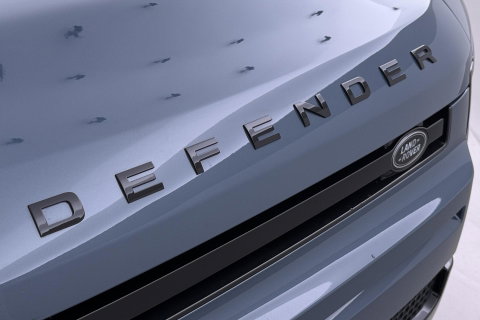 Land Rover Defender 110 P300e X-Dynamic HSE | HERITAGE Edition | Black Pack | ClearSight | Koelbox | Trekhaak | 360° Camera