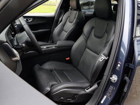 Volvo XC60 T8 AWD Ultra Black Edition 455pk Pano 360 Bowers & Wilkins Trekhaak HeadUp Display 21''