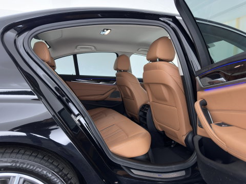 BMW 5 Serie 530e iPerformance High Executive (Plug-in) {SoH-98%} Aut. *HEAD-UP | LEATHER | XENON | ADAPTIVE-CRUISE | TOP-VIEW | HEATED-COMFORTSEATS | PRIVACY-GLASS | AMBIENT-LIGHT | ECC | PDC | 18''ALU*