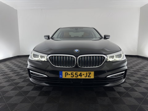 BMW 5 Serie 530e iPerformance High Executive (Plug-in) {SoH-98%} Aut. *HEAD-UP | LEATHER | XENON | ADAPTIVE-CRUISE | TOP-VIEW | HEATED-COMFORTSEATS | PRIVACY-GLASS | AMBIENT-LIGHT | ECC | PDC | 18''ALU*