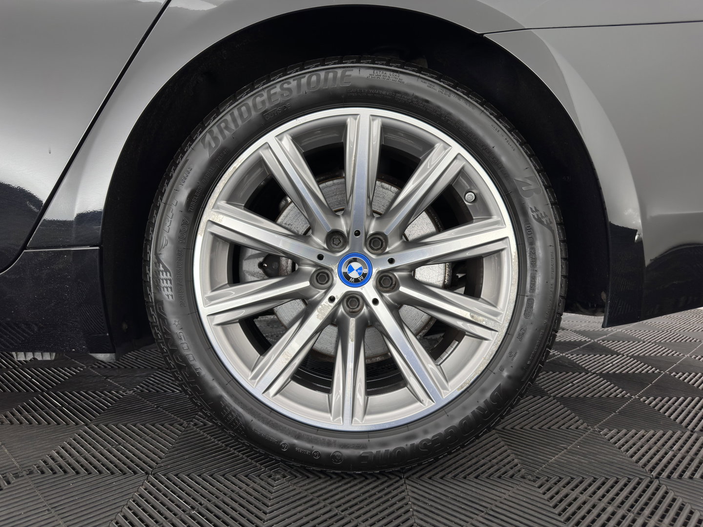 BMW 5 Serie 530e iPerformance High Executive (Plug-in) {SoH-98%} Aut. *HEAD-UP | LEATHER | XENON | ADAPTIVE-CRUISE | TOP-VIEW | HEATED-COMFORTSEATS | PRIVACY-GLASS | AMBIENT-LIGHT | ECC | PDC | 18''ALU*