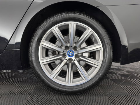 BMW 5 Serie 530e iPerformance High Executive (Plug-in) {SoH-98%} Aut. *HEAD-UP | LEATHER | XENON | ADAPTIVE-CRUISE | TOP-VIEW | HEATED-COMFORTSEATS | PRIVACY-GLASS | AMBIENT-LIGHT | ECC | PDC | 18''ALU*