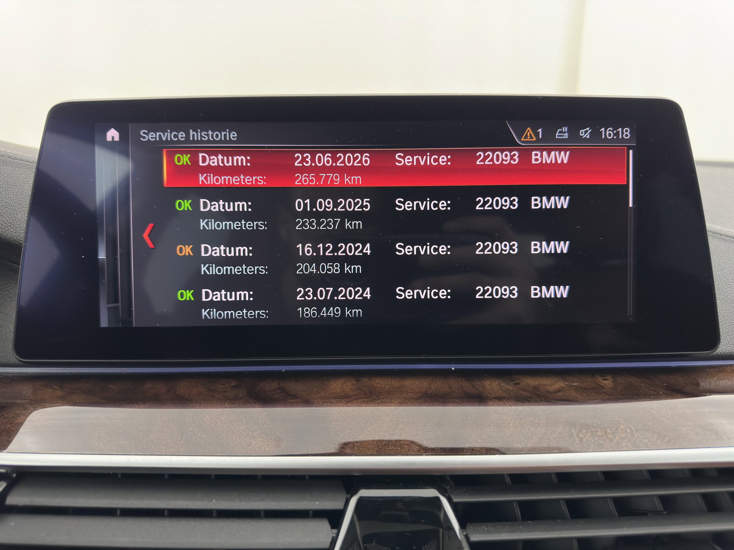 BMW 5 Serie 530e iPerformance High Executive (Plug-in) {SoH-98%} Aut. *HEAD-UP | LEATHER | XENON | ADAPTIVE-CRUISE | TOP-VIEW | HEATED-COMFORTSEATS | PRIVACY-GLASS | AMBIENT-LIGHT | ECC | PDC | 18''ALU*