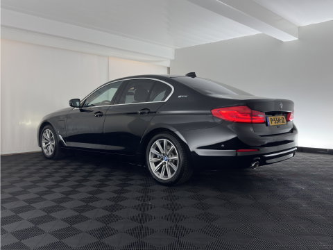 BMW 5 Serie 530e iPerformance High Executive (Plug-in) {SoH-98%} Aut. *HEAD-UP | LEATHER | XENON | ADAPTIVE-CRUISE | TOP-VIEW | HEATED-COMFORTSEATS | PRIVACY-GLASS | AMBIENT-LIGHT | ECC | PDC | 18''ALU*