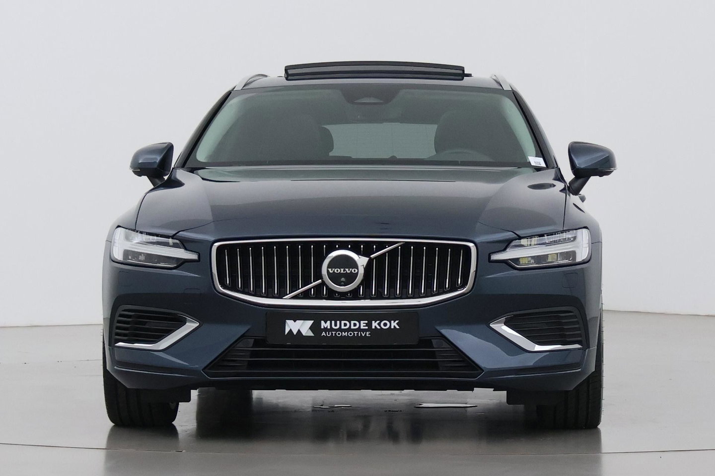 Volvo V60 T6 Plus Bright | Pilot Assist | Panoramadak | Harman/Kardon | BLIS | Keyless