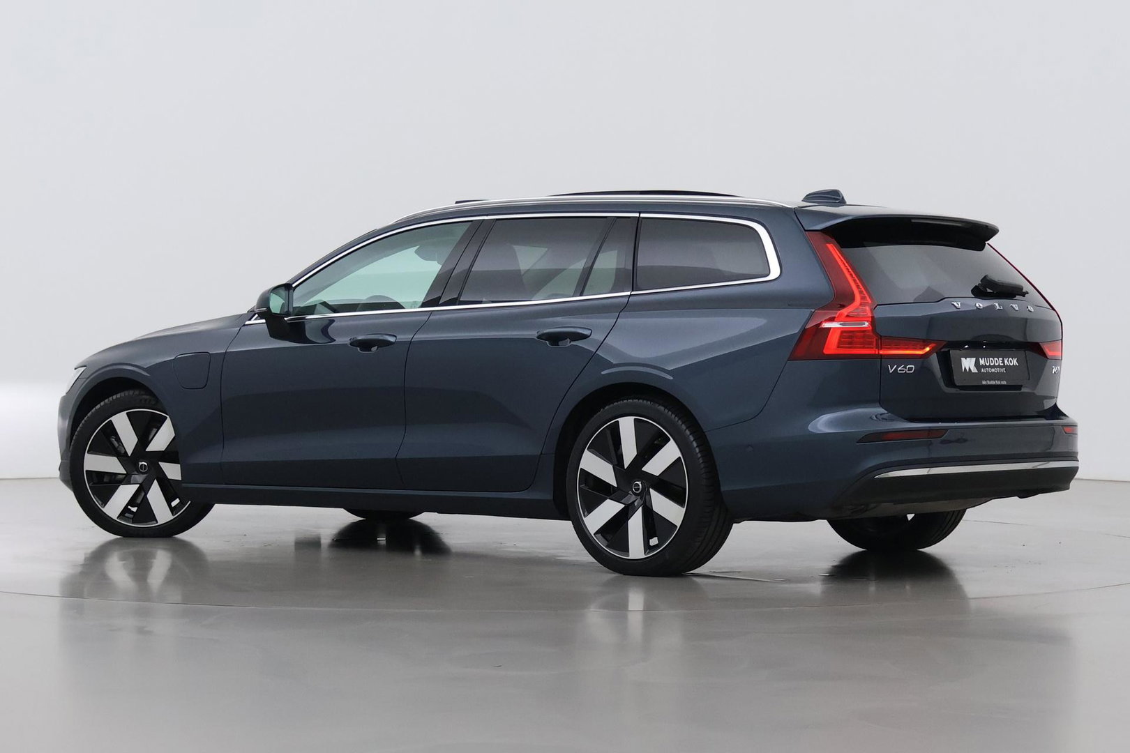 Volvo V60 T6 Plus Bright | Pilot Assist | Panoramadak | Harman/Kardon | BLIS | Keyless