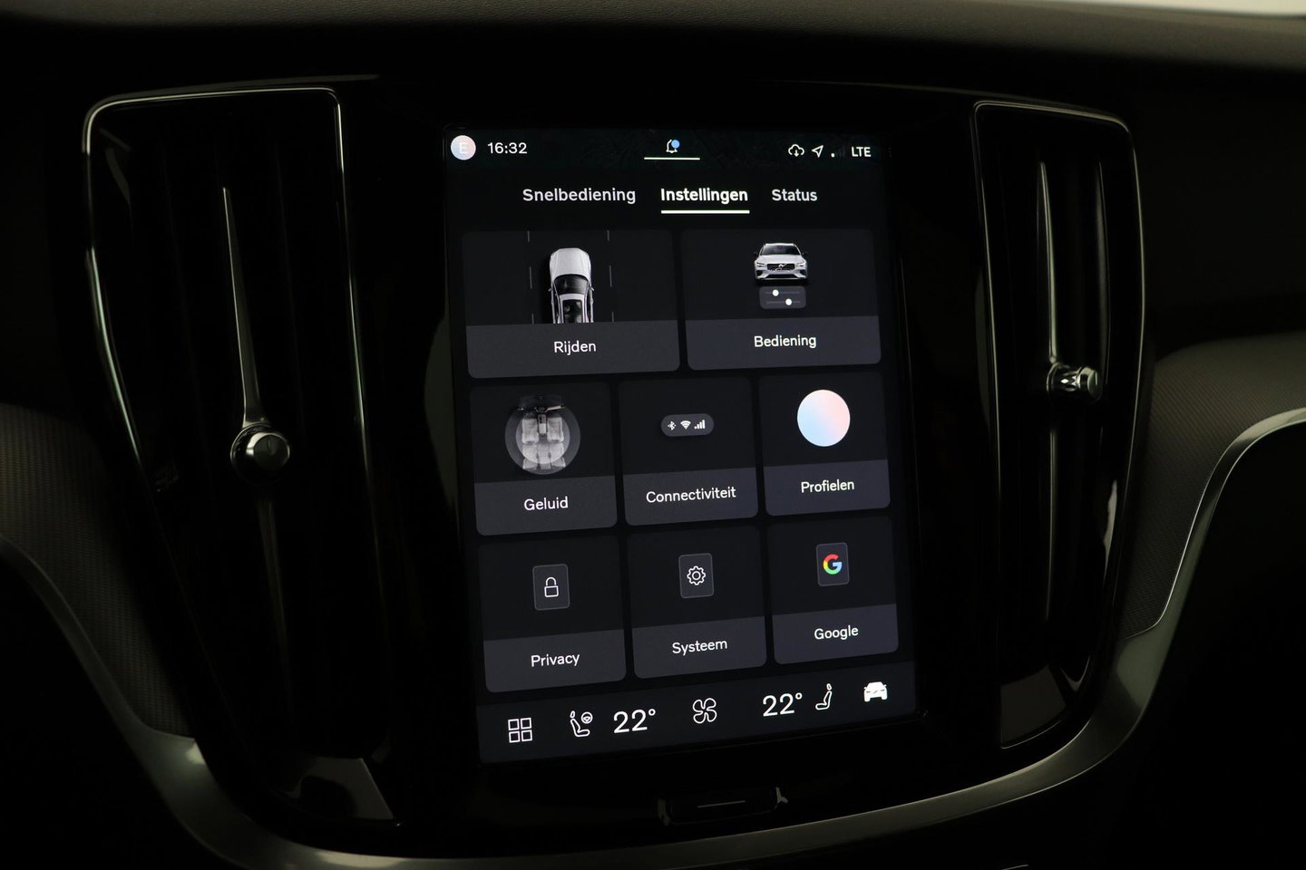 Volvo V60 T6 Plus Bright | Pilot Assist | Panoramadak | Harman/Kardon | BLIS | Keyless
