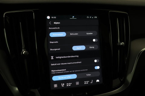 Volvo V60 T6 Plus Bright | Pilot Assist | Panoramadak | Harman/Kardon | BLIS | Keyless