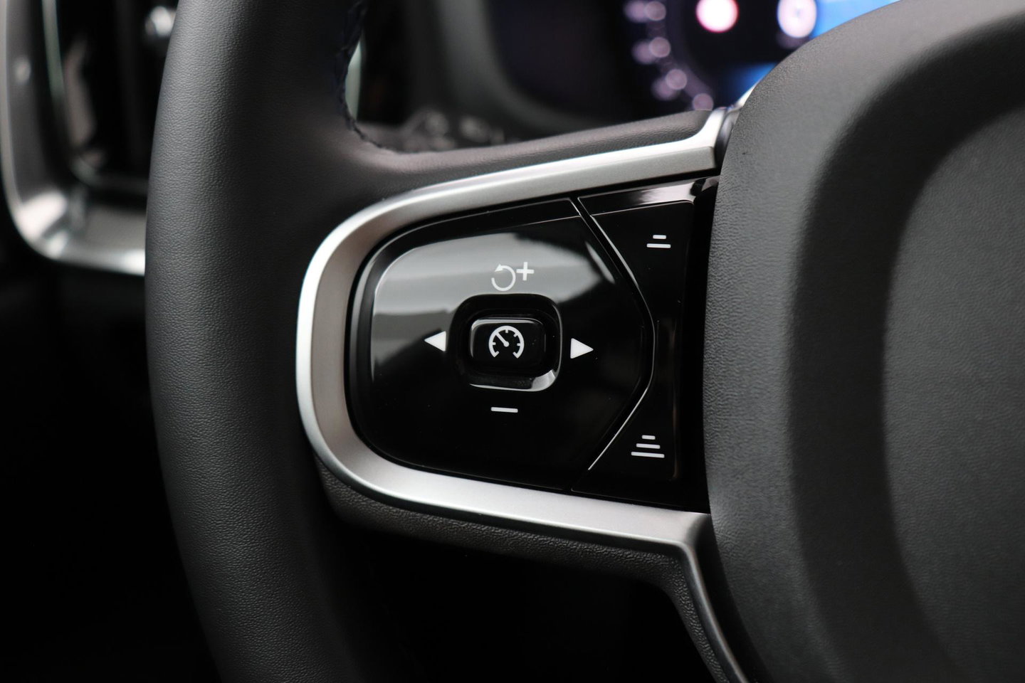 Volvo V60 T6 Plus Bright | Pilot Assist | Panoramadak | Harman/Kardon | BLIS | Keyless