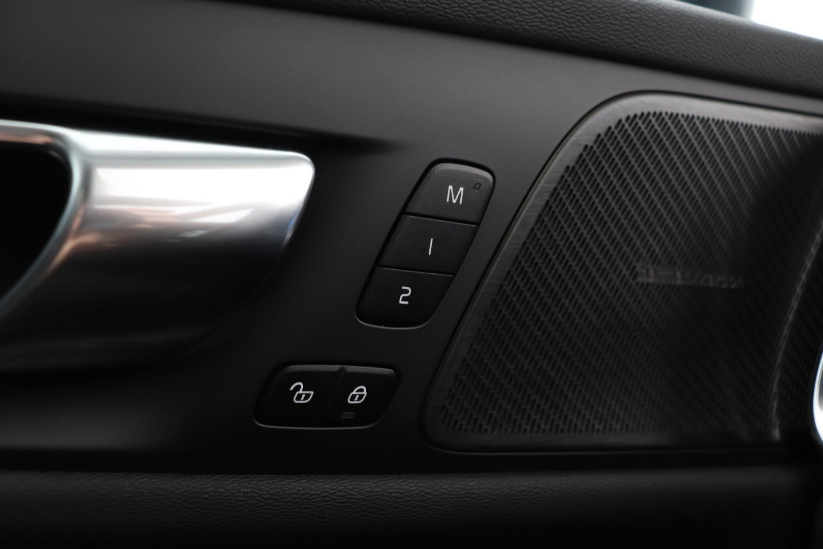 Volvo V60 T6 Plus Bright | Pilot Assist | Panoramadak | Harman/Kardon | BLIS | Keyless